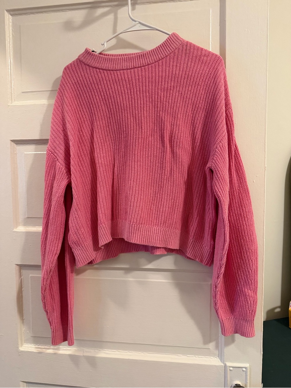 H&M Pink Cropped Ribbed Crewneck Sweater